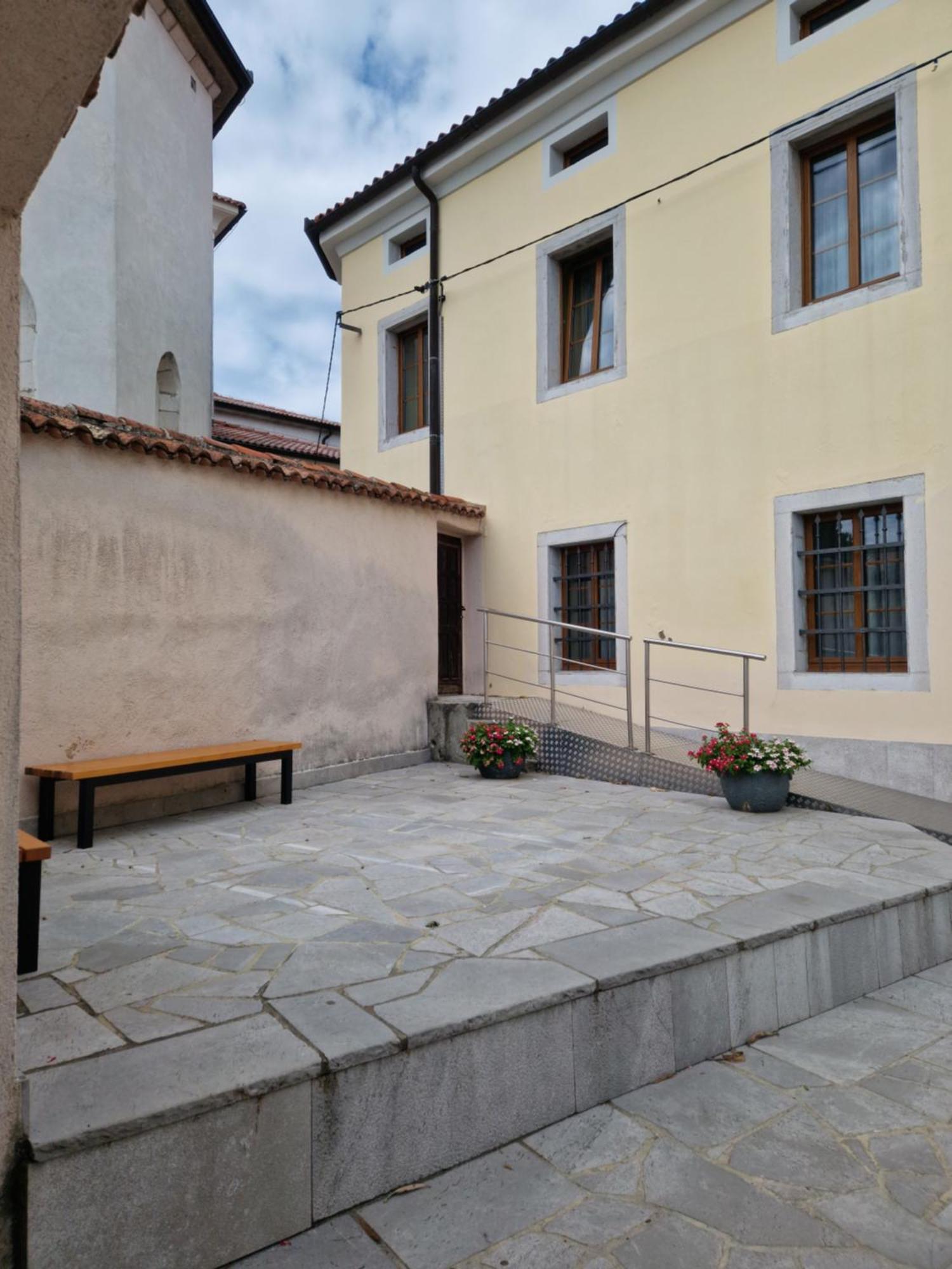 Ajdovščina Apartma In Soba Vipavski Kriz מראה חיצוני תמונה