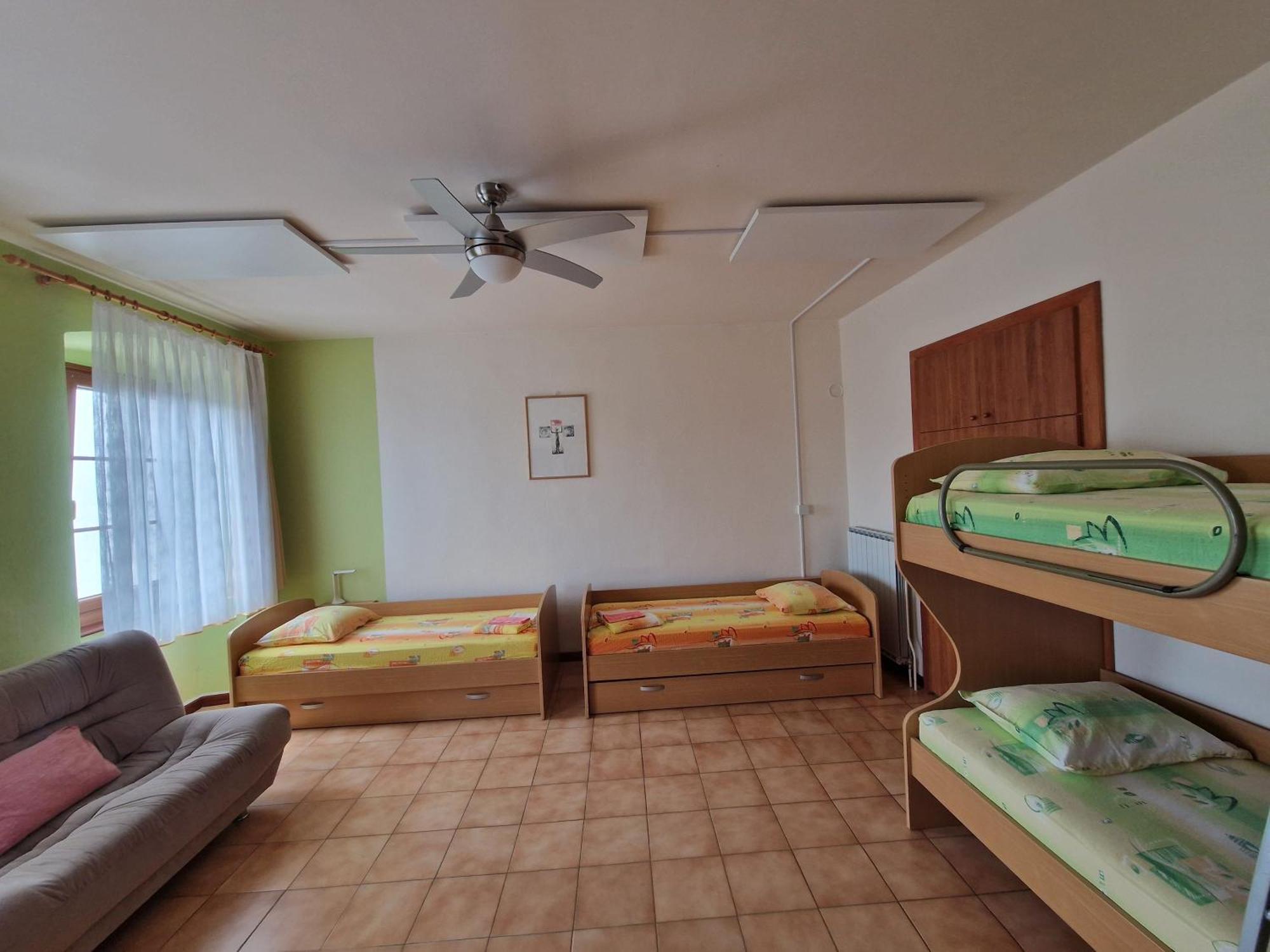Ajdovščina Apartma In Soba Vipavski Kriz חדר תמונה
