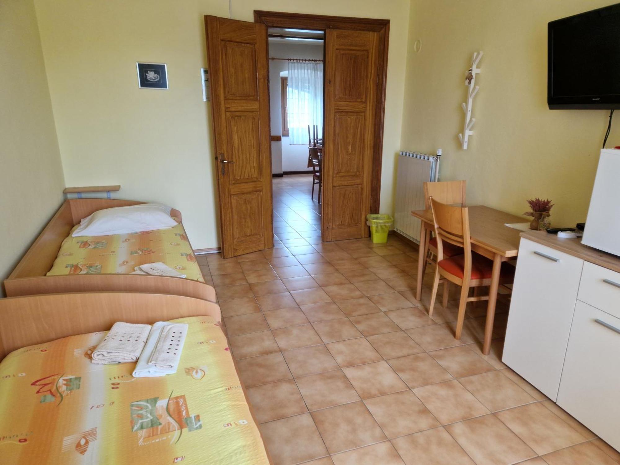 Ajdovščina Apartma In Soba Vipavski Kriz חדר תמונה
