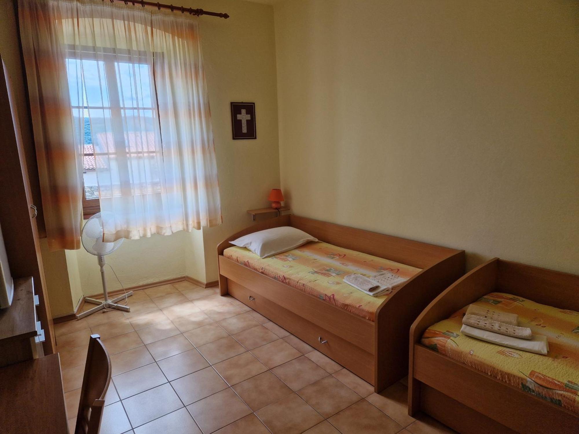 Ajdovščina Apartma In Soba Vipavski Kriz חדר תמונה