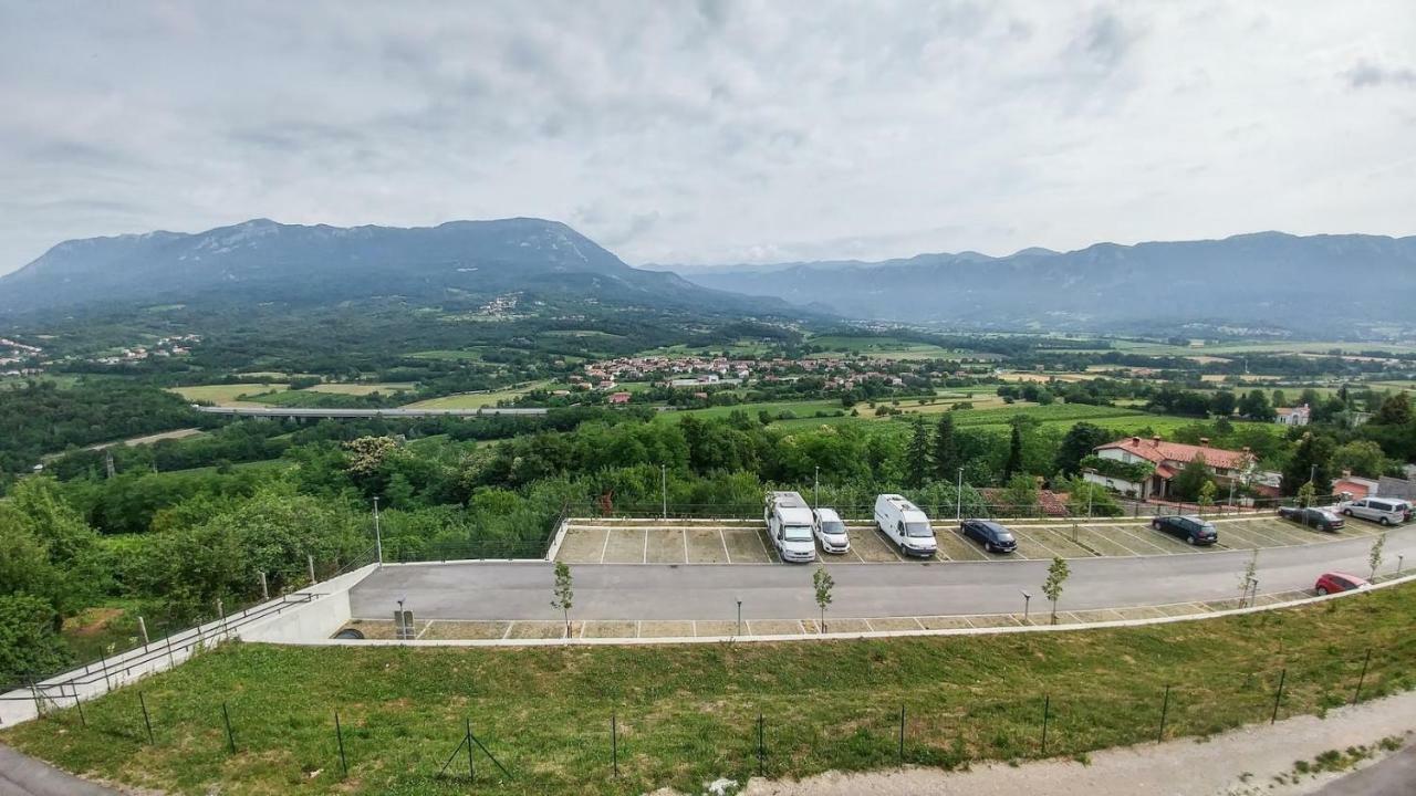 Ajdovščina Apartma In Soba Vipavski Kriz מראה חיצוני תמונה